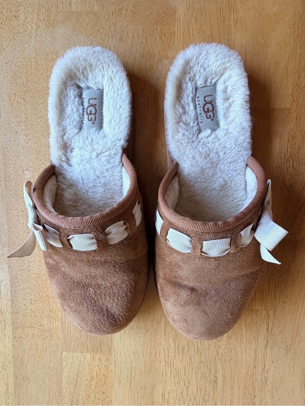 UGG Women’s Chestnut Brown Suede Slippers with Cream Ribbon Trim Size 9